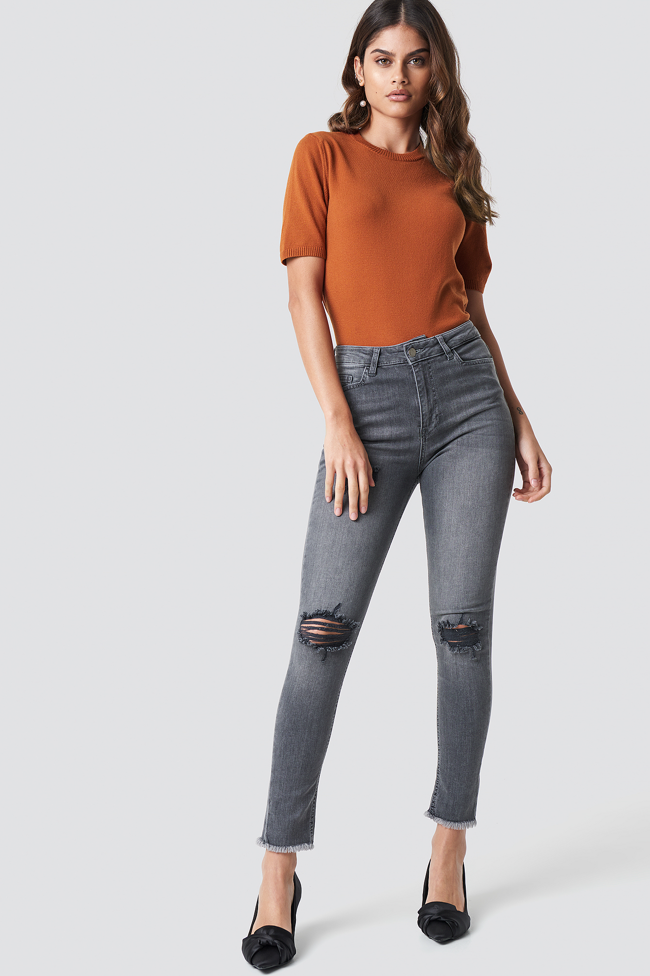 grey skinny ripped jeans