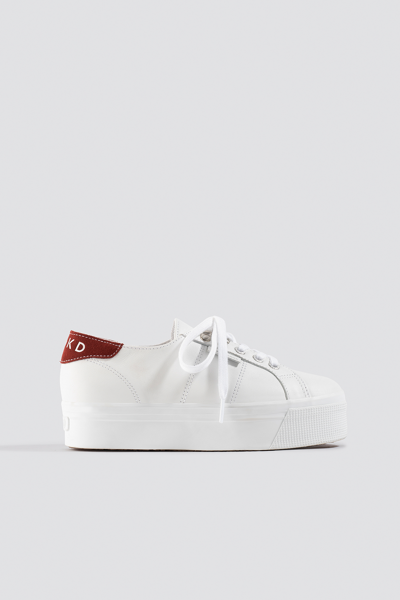 flatform sneaker